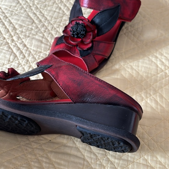 Sandals - Picture 7 of 7